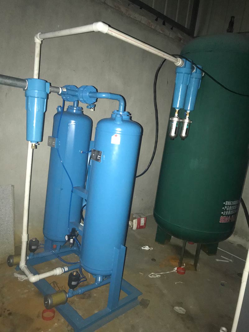 為什么在吸附干燥機進氣口要裝設過濾器？
